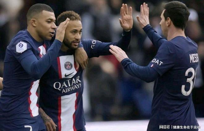 李嗣镕：在场上一点也不紧张，就想为津门虎队奉献自己的全部