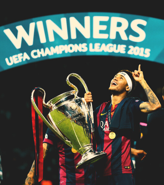 西甲半场：瓦莱拉劲射破门，埃尔切暂1-0赫罗纳（西甲半场战报：瓦莱拉远射建功，埃尔切暂以1-0领先赫罗纳）