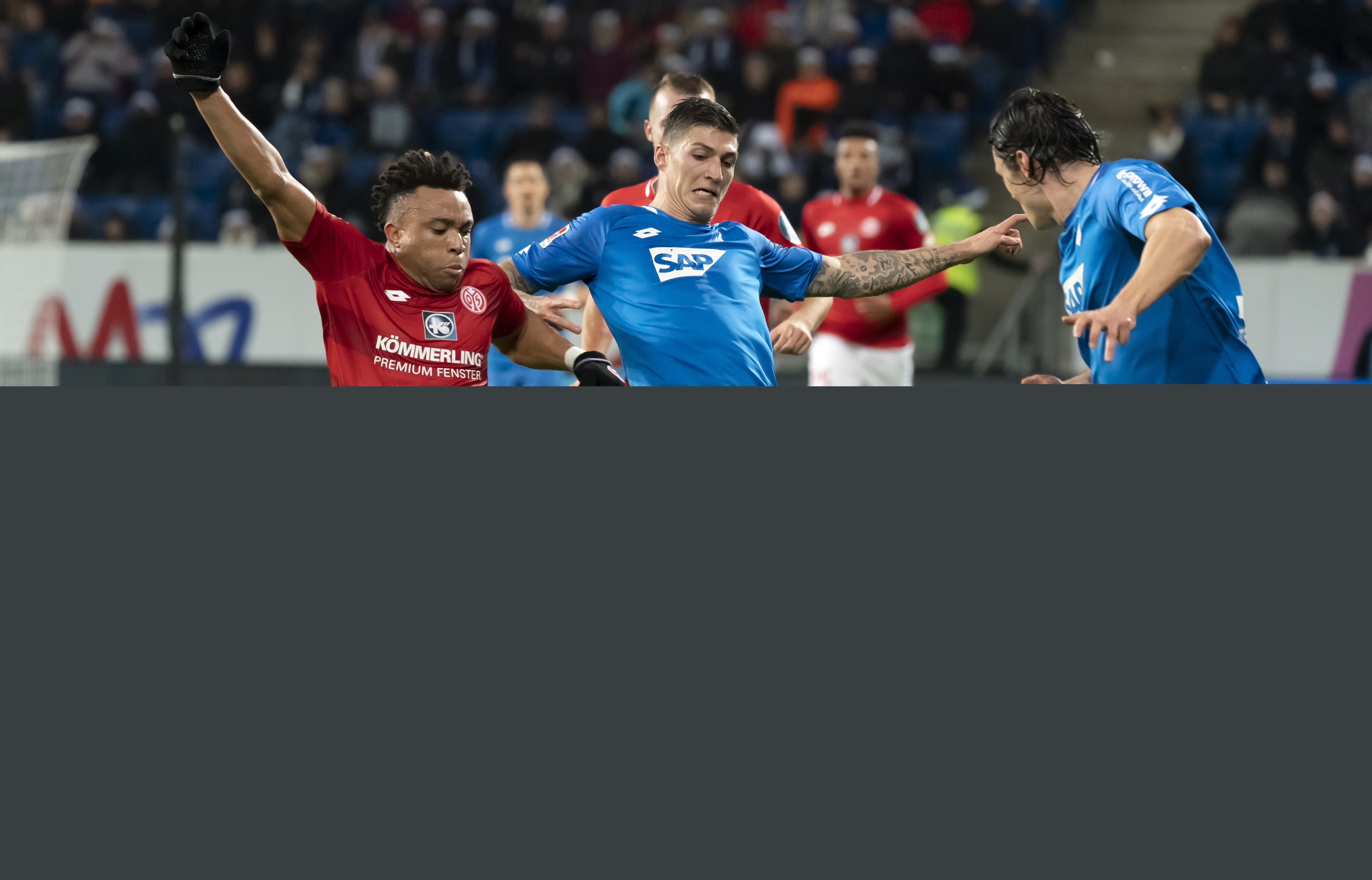 欧冠赛场精彩瞬间：巴萨2-0战胜国际米兰,