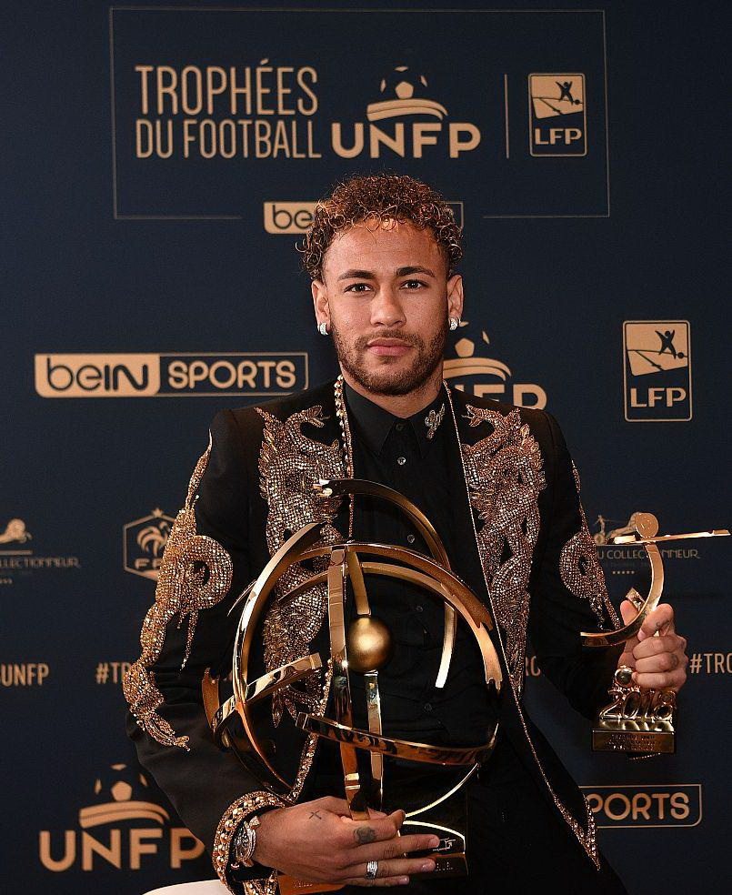 国少主帅：球员对战术要求执行很到位，刚完成了任务的1／5